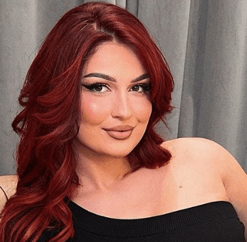 Vesa-Vllasaliu-1-2 Vesa vetëm po buzëqesh në çdo foto të saj, Mirlind Daku ksaj radhe e surprizoj kaq bukur atë, qenka shumë romantik