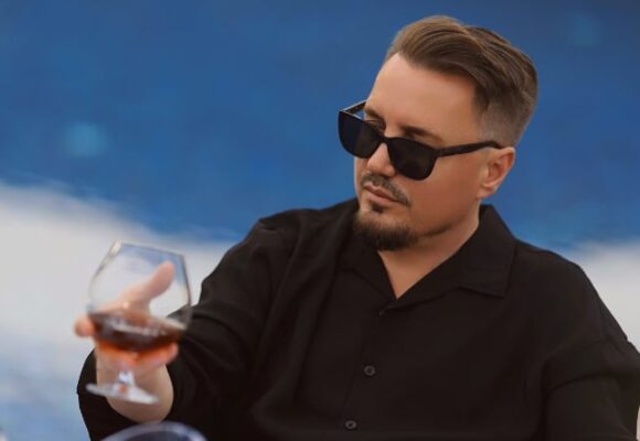 Blero bëhet gati për dasmën e tretë, zbulon nusen dhe fustanin ajo ka zgjedhur për martesë – qenka përrallorë