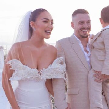 Klea dhe Elgiti nuk qenkan ndarë, ajo publikon fotografinë më të bukur familjare me burrin dhe të birin