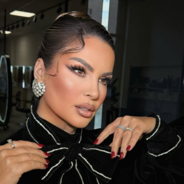 ryva Ryva Kajtazi bëhet tamam si një kukull, grimin dhe fustanin e saj do ta donte çdo grua – thjeshtë përrallore