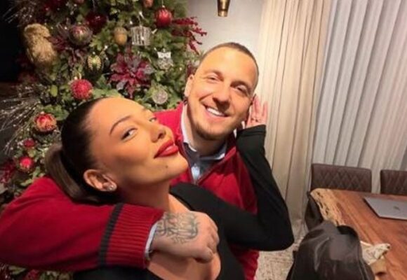 Mozziku e la familjen e vet, festën e Vitit të Ri e kaloi tek miqtë – publikohen pamjet nga festa e madhe aty