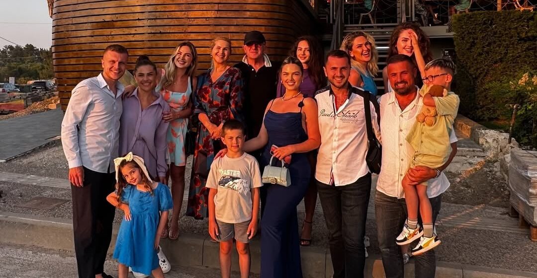 IMG_6983 Edhe djali i vogël kishte mbetur, Shyhrete Behluli merr lajmin e madh si nënë – festë e madhe në shtëpinë e tyre