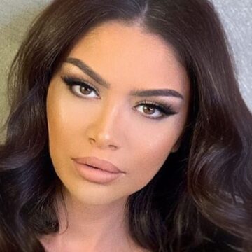 Zanfina i ka mbushur 40 vjet, por po duket akoma si të ishte 20 vjeçare me trup – ama fytyrën ia ka shkatrru botoksi