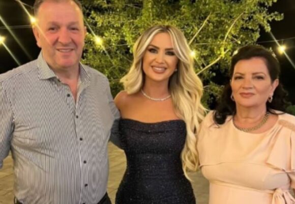 Festë e madhe në shtëpinë e Engjit dhe Mërgimit, nusja e re ia bën dhuratën e surprizën më të bukur vjehrrës