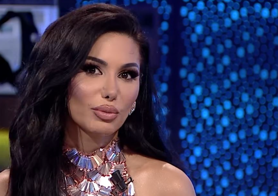 soni Soni Malaj shfaqet nga palestra, në super formë