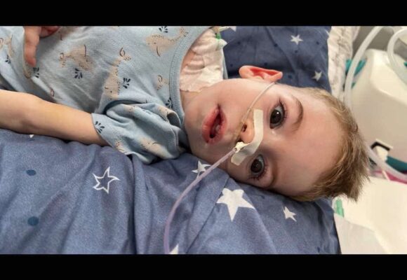 Bledoni i vogël ka nevojë për ndihmën tuaj, i duhen 31 mijë euro për t’u operuar në Turqi