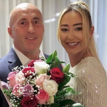 IMG_2986 “Me kanë smutë s’kisha kesh, kish bërtitë”, Anita flet për gjendjen shëndetësore të Ramush Haradinajt (VIDEO)