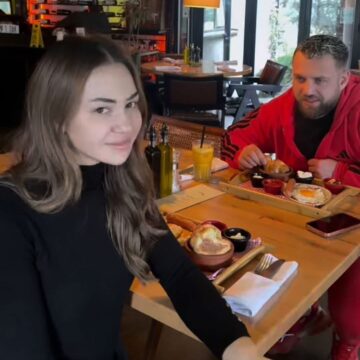 Luizi bënë premtimin e madh: Nëse fëmija im i dytë është djalë emrin do ta ketë Adem, për nder të komandantit legjendar, Adem Jashari!