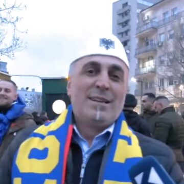 Mergimtari. Mori rrugë nga Gjermani për ta shikuar ndeshjen e Kosovës me Turqinë, emocionin mërgimtari me fjalët