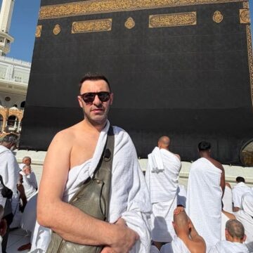 Muaji i shenjtë i Ramazanit, aktori Vedat Bajrami lajmërohet nga Meka, ka diçka për të thënë