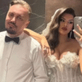 Eronita shijon ditën me të birin, foto të ngrohta nga dalja e tyre
