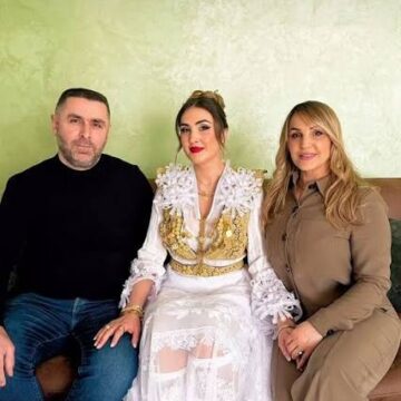 E bija e Afërdita Demakut konfirmon shtatzëninë, po bëhet nënë për herë të parë – kaq bukur po duket me barkun e fryrë