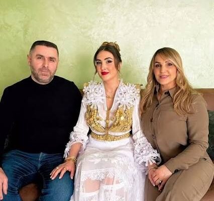 E bija e Afërdita Demakut konfirmon shtatzëninë, po bëhet nënë për herë të parë – kaq bukur po duket me barkun e fryrë