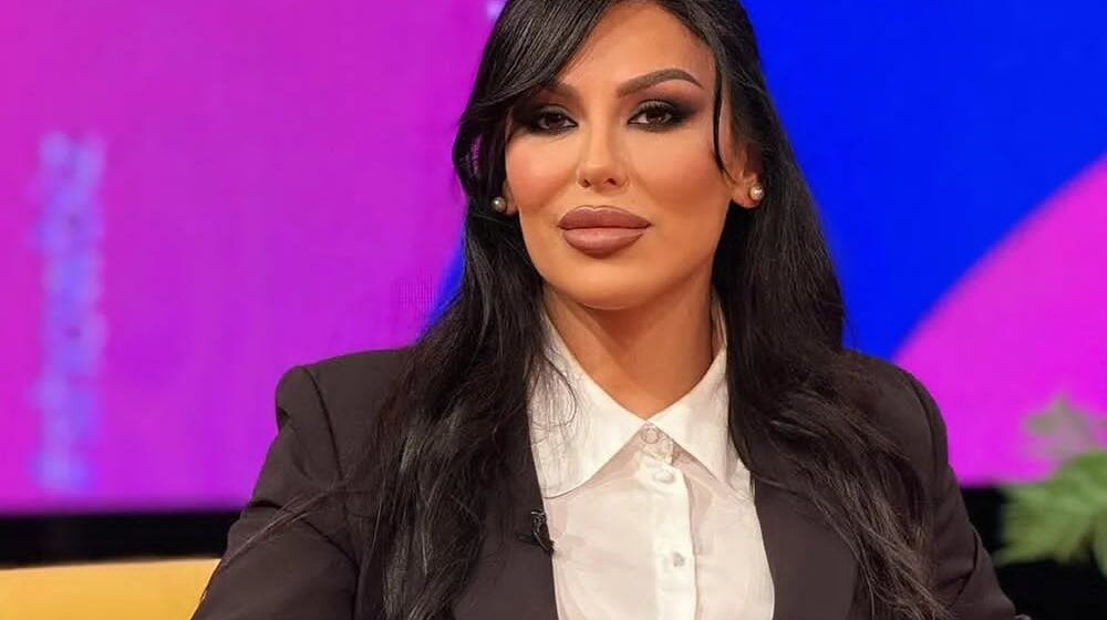 ARTAAA Arta Bajrami ka vendosë me ndryshu krejt pamjen, pushimet e gjetën me një “look” të ri, zor se do ta njihni po ta shihni në rrugë