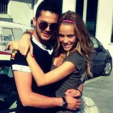 Vetëm pak kohë pas ndarjes nga jeta të ish të dashurit të saj, Shpat Kasapit – Afërdita Dreshaj bën veprimin që askush s’e priste
