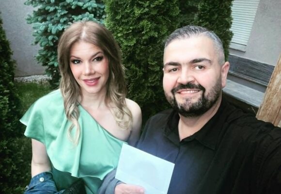 Festë e madhe për “Orhanin” dhe bashkëshorten e tij, gëzim i madh për çiftin në këtë moshë