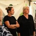 E dhimbshme: Pak ditë pas ndarjes nga jeta e të birit, nëna e Laurentit mezi po qëndron në këmbë – shfaqet në gjendje të rëndë
