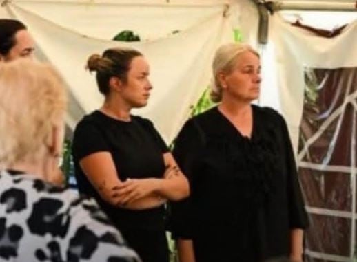 kurt E dhimbshme: Pak ditë pas ndarjes nga jeta e të birit, nëna e Laurentit mezi po qëndron në këmbë – shfaqet në gjendje të rëndë